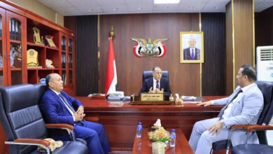 وزير الصناعة والتجارة يدفع لإعادة تفعيل المؤسسة الاقتصادية وتوسيع منافذ البيع لمواجهة غلاء الأسعار