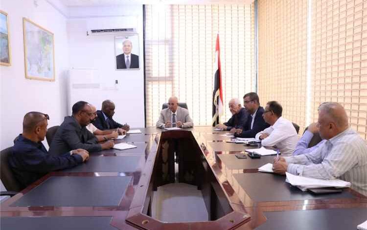 وزير المياه والبيئة يبحث مع الفاو تعزيز التعاون في القطاعين المائي والبيئي