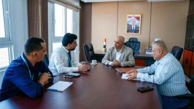 وزير المياه والبيئة يوقع اتفاقية لتنفيذ مشروع حفر بئرين وخط ناقل للمياه في مأرب