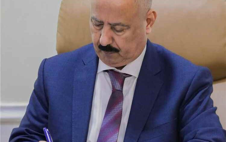 وزير النقل يصدر أربعة قرارات تكليف في قطاع الطيران المدني والأرصاد