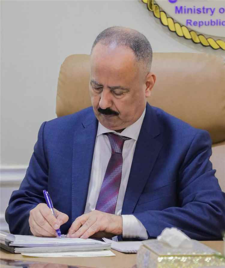 وزير النقل يصدر أربعة قرارات تكليف لتعزيز الكفاءة الإدارية والفنية في قطاع الطيران المدني والأرصاد
