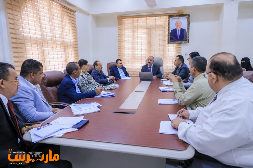 وزير النقل يعلن توجهاً حكومياً لمعالجة اختلالات العمل البحري البحرية وتعزيز الرقابة على المياه الإقليمية