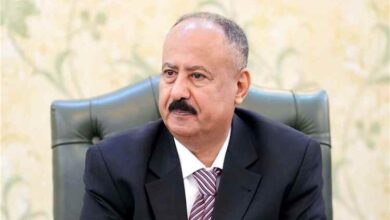 المشهد اليمني - وزير النقل يفجّر مفاجأة: القصف الحوثي على المخا ما زال مستمراً.. وهذه حصيلة الضحايا