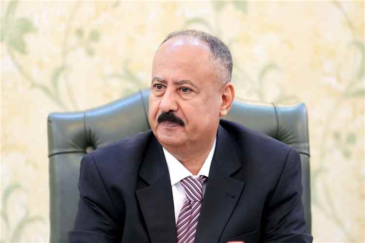 وزير النقل يفجّر مفاجأة: القصف الحوثي على المخا ما زال مستمراً.. وهذه حصيلة الضحايا