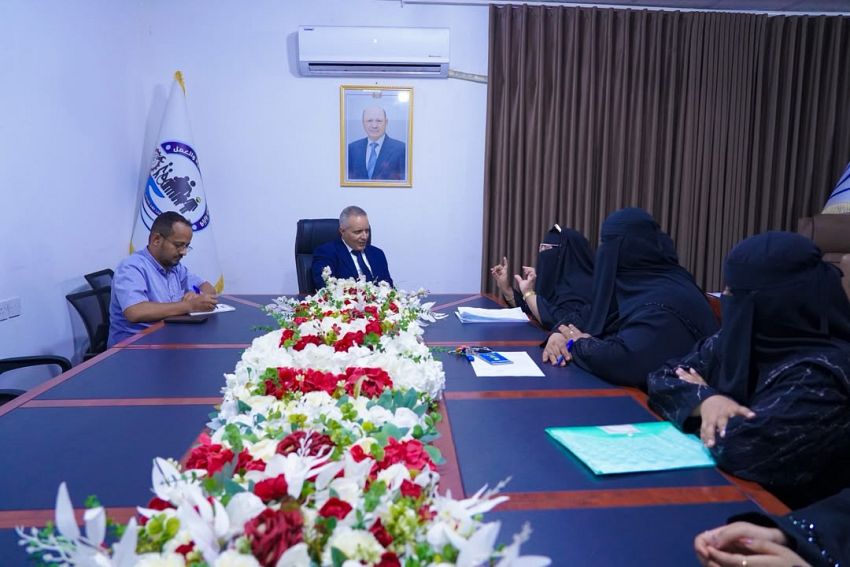وزيرا الشؤون الإجتماعية والصناعة يطلعان على تحضيرات المؤتمر الأول للرائدات بحضرموت