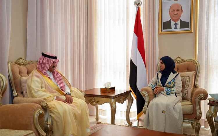 وزيرة الخارجية تبحث مع السفير السعودي مستجدات الأوضاع وتعزيز الشراكة بين البلدين