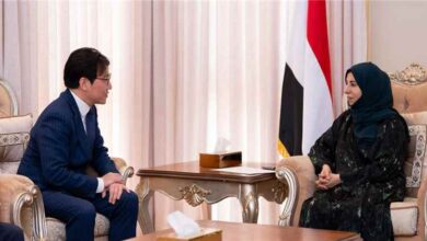 وزيرة الخارجية تتسلم نسخة من أوراق اعتماد سفير جمهورية كوريا لدى اليمن