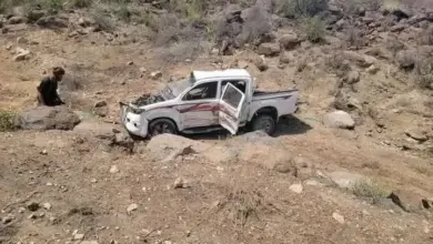 وفاة 6 أشخاص وإصابة آخر في حادث تصادم مروع بأبين