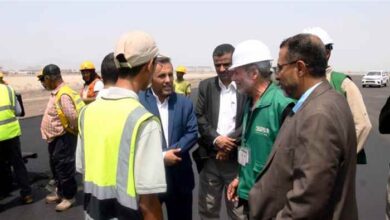 وكيل عدن الزامكي يتفقد سير أعمال المرحلة الثانية من تأهيل مدرج مطار عدن الدولي