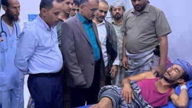 وكيل لحج الداؤودي يتفقد جرحى اللواء الرابع حزم بمستشفى عبود العسكري بعدن