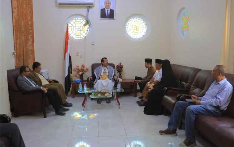 وكيل مأرب يبحث مع جمعية رحمانية الإندونيسية تعزيز الشراكة الإنسانية