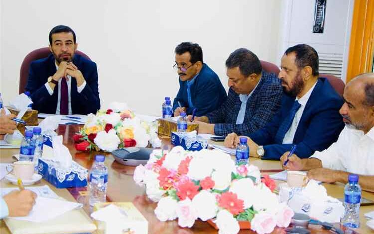 وكيل وزارة النفط والمعادن يستقبل فريق الأمانة العامة لمجلس الوزراء لمتابعة تنفيذ قرارات وبرامج الحكومة