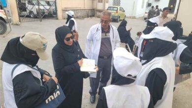وكيلة وزارة الصحة تتفقد عمل فرق التحصين ضد الحصبة في الشيخ عثمان