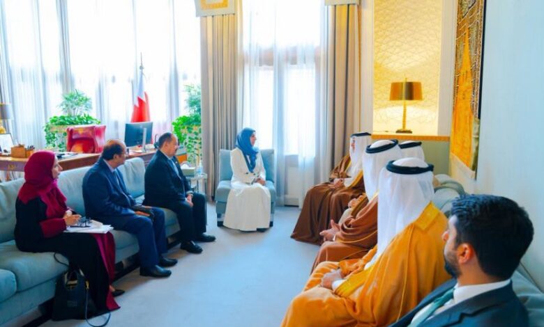 ولي عهد البحرين يستقبل وزيرة الخارجية ويتسلم رسالة من رئيس مجلس القيادة الرئاسي