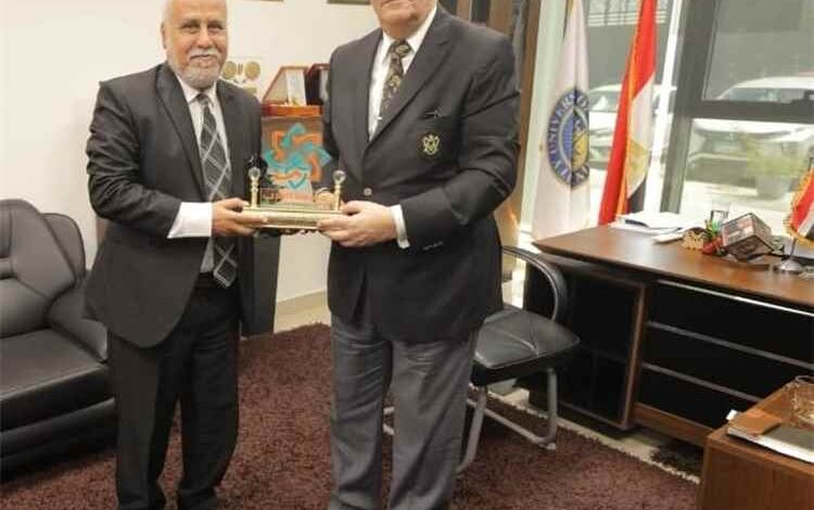 ​جامعة العرب توقّع مذكرة تفاهم مع جامعة المدينة بالقاهرة لتعزيز التعاون الأكاديمي والبحث العلمي