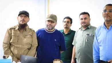 محافظ العاصمة عدن ووزير الكهرباء يتفقدان محطات الكهرباء بمديريتي البريقة والمنصورة
