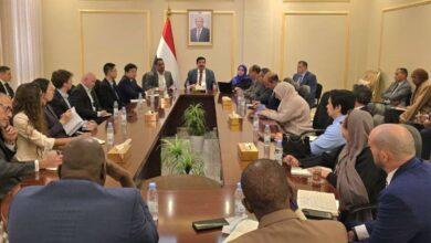 23 سفيراً وممثلاً دبلوماسياً دولياً يستمعون لإحاطة حقوقية حول انتهاكات الحرب في اليمن