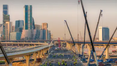 85 % إنجاز.. جسر طريق الثمامة بالرياض يقترب من الاكتمال
