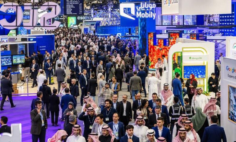 أستديوهات «LEAP».. منصة متكاملة تنقل تجارب المؤتمر عالميًا
