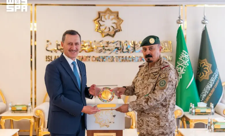 أمين التحالف الإسلامي العسكري يستقبل سفير تركيا ويبحثان تعزيز التعاون لمحاربة الإرهاب
