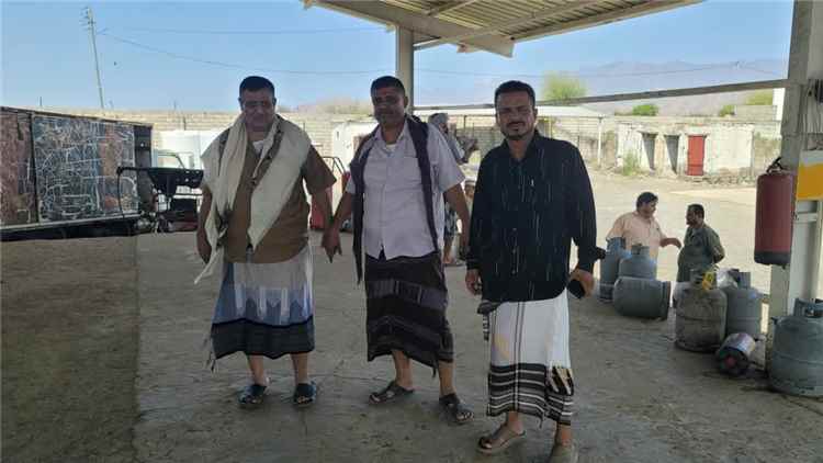 أهالي لودر يشكرون المدير التنفيذي للشركة اليمنية للغاز على جهوده في تجاوز أزمة الغاز المنزلي
