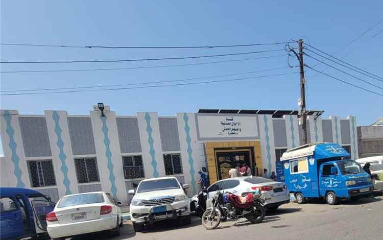 إشادة واسعة بأداء مدير الأحوال المدنية في المنصورة بعدن.. تسهيل للإجراءات وتسريع لإنجاز معاملات المواطنين
