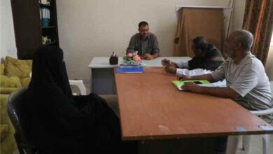 اتحاد نقابات عمال حضرموت يتفقد عاملات الملح في بروم ميفع ويؤكد أهمية تنظيمهن نقابياً