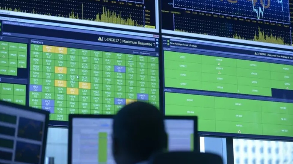 ارتفاع الأسهم الأوروبية بدعم من تراجع النفط وترقب بيانات الاقتصاد