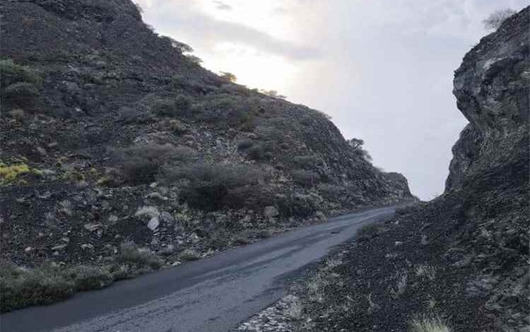 اشتباكات عنيفة في جبهة المنصورة بالبوكرة عقب محاولة حوثية للهجوم على مواقع المقاتلين