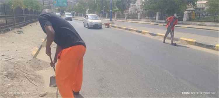 التواهي تُستعيد بريقها.. حملات نظافة مكثفة تُعزز المظهر الحضاري والجمالي للمديرية