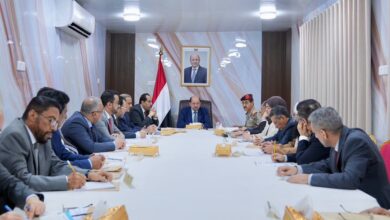 الحكومة اليمنية تعلن رفع الجاهزية لمواجهة التصعيد الحوثي وتؤكد إدارة المرحلة من عدن