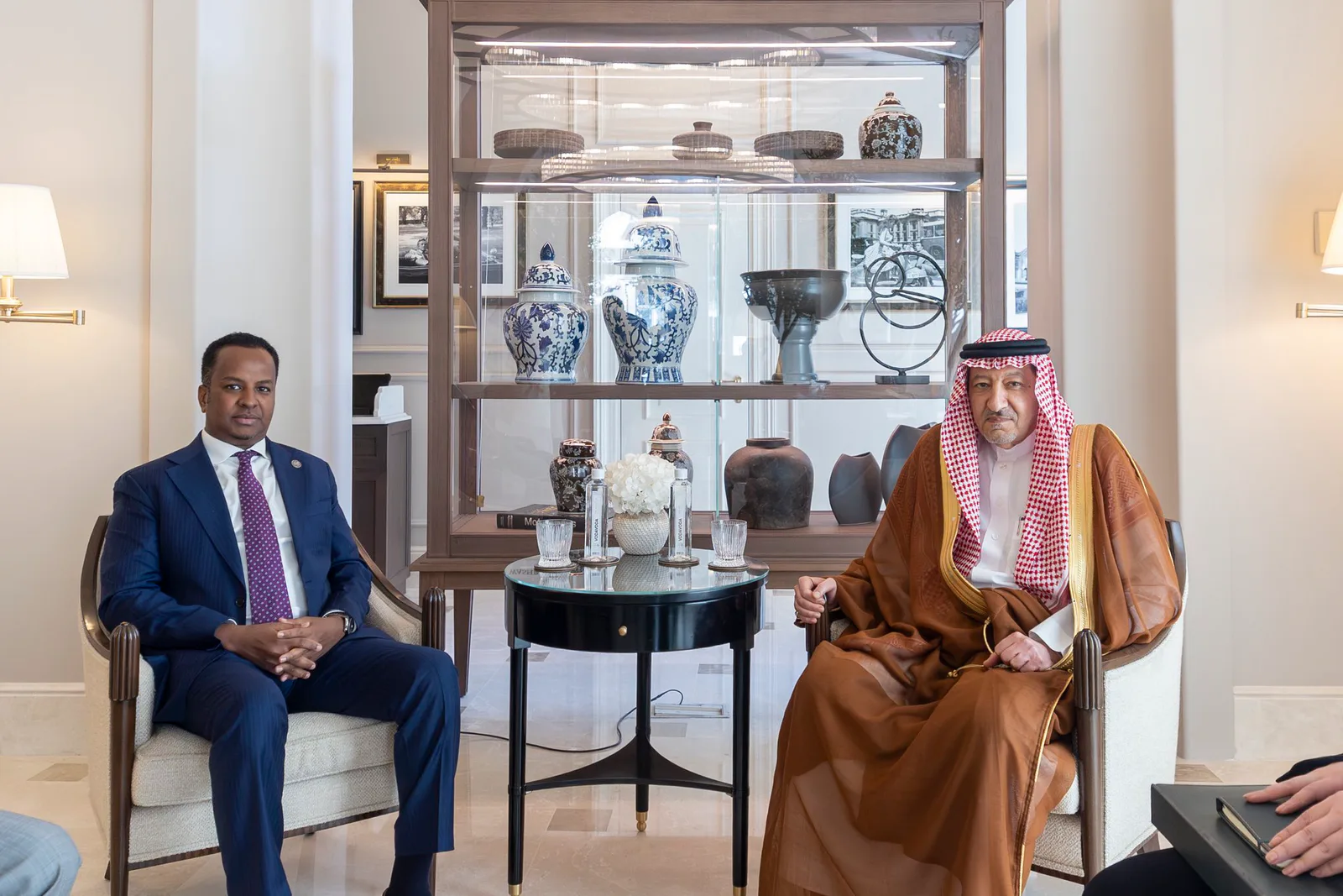 "الخريجي" يبحث مع وزير خارجية الصومال تعزيز العلاقات الثنائية في بلغراد