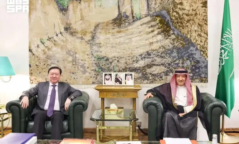 الخريجي يستقبل سفيري روسيا والصين ويبحث معهما تعزيز العلاقات الثنائية