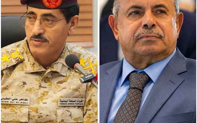 الخنبشي يطلع هاتفيًا من وزير الدفاع على مستجدات الأوضاع في الجبهات ويشيد ببطولات القوات المسلحة