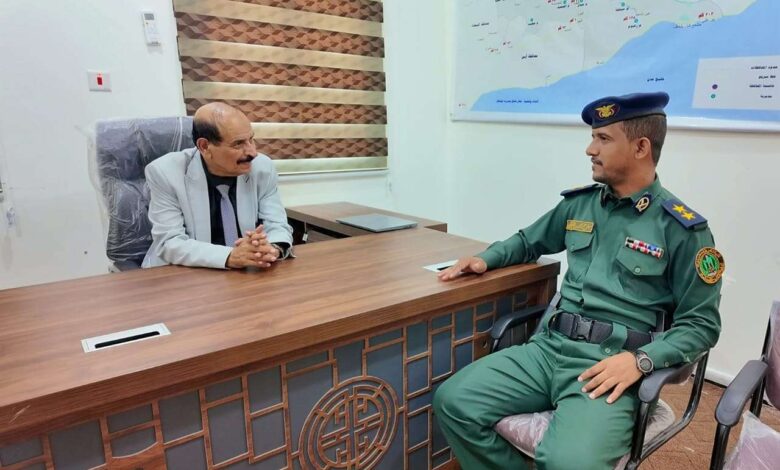 الدغاري يطّلع على سير العمل بإدارة الأدلة الجنائية بشرطة شبوة