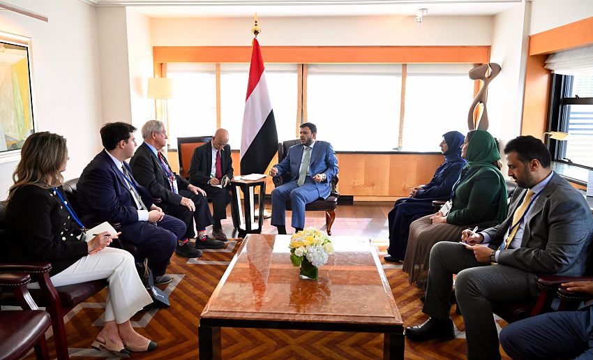 الدكتور عبدالله العليمي يبحث تطورات اليمن والتهديدات الحوثية مع عضو لجنة الشؤون الخارجية بمجلس النواب الأمريكي