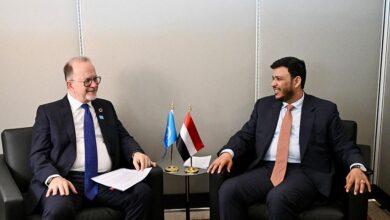 الدكتور عبدالله العليمي يبحث مع نائب المديرة التنفيذية لليونيسف تعزيز حماية الأطفال والاستجابة الإنسانية في اليمن