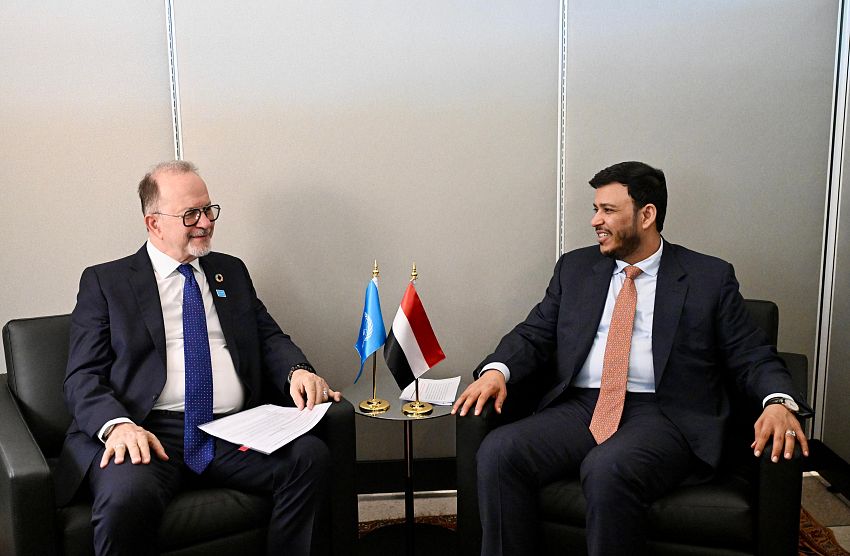 الدكتور عبدالله العليمي يبحث مع نائب المديرة التنفيذية لليونيسف تعزيز حماية الأطفال والاستجابة الإنسانية في اليمن