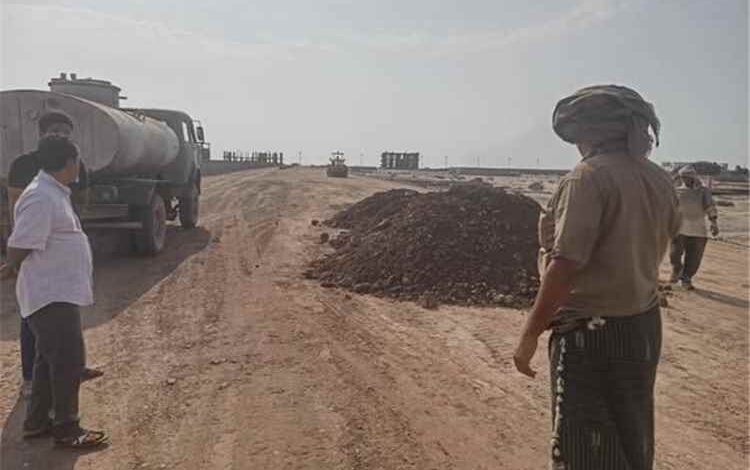 الزهري يطلع على مستوى الإنجاز في مشروع سفلتة الشوارع المحاذية لمدينة الشيخ محمد بن زايد الطبية بخورمكسر
