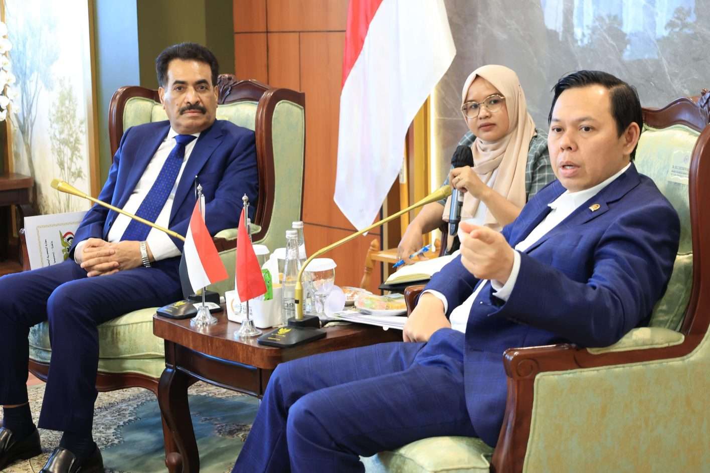 السفير بلفقيه يبحث مع رئيس مجلس التمثيل الاقليمي دعم جهود الحكومة اليمنية في استعادة مؤسسات الدولة وتحقيق الامن والاستقرار وسلامة الملاحة الدولية