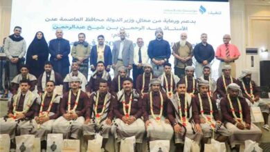 السلطة المحلية بعدن تحتفي بتزويج 40 عريسًا وعروسًا من أبناء مديرية الشيخ عثمان
