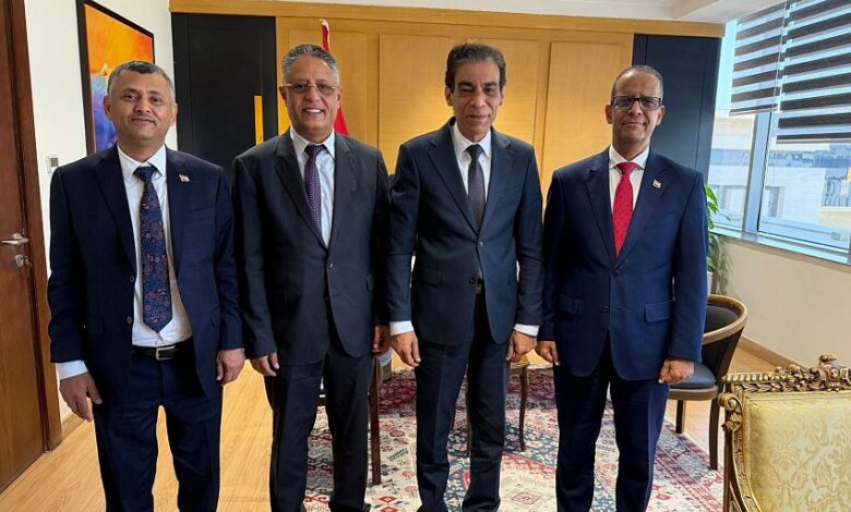 السوائي يبحث مع مساعد وزير الخارجية المصري اوضاع الجالية اليمنية