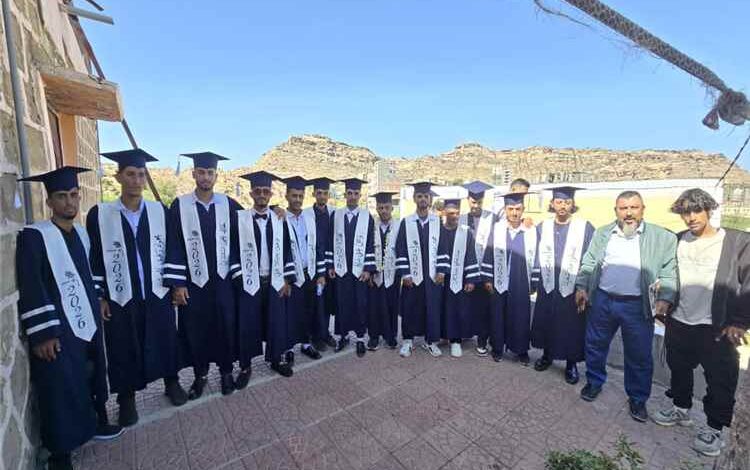الشعيب تحتفي بتخرج الدفعة الرابعة من كلية عدن للعلوم الطبية والتطبيقية