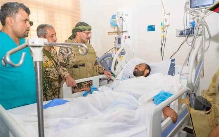 الفريق طارق صالح يوجه بنقل جرحى المقاومة الوطنية للعلاج في الخارج