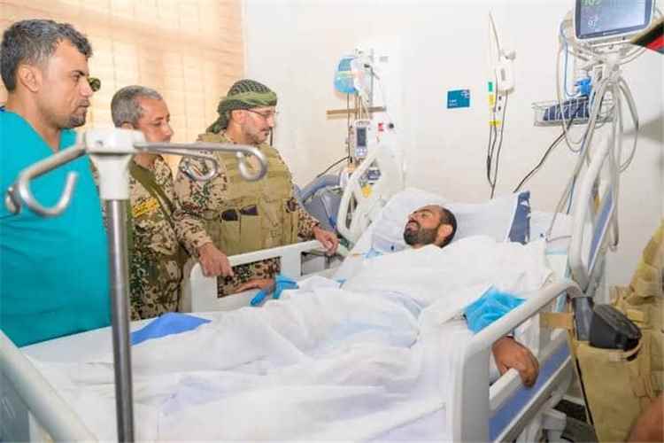 الفريق طارق صالح يوجه بنقل جرحى المقاومة الوطنية للعلاج في الخارج