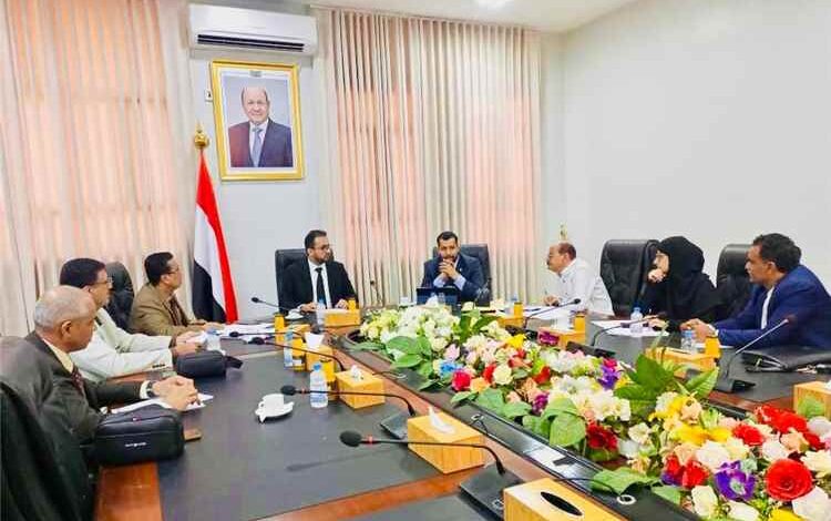 اللجنة التنفيذية للإصلاح المؤسسي تعقد اجتماعها الأول بعدن برئاسة وزير الخدمة المدنية