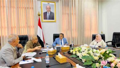 اللجنة العليا للمناقصات والمزايدات تستعرض مشاريع محالة إليها وتؤكد الالتزام بالقانون.