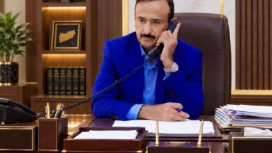 المحافظ بن الوزير يجري اتصالا بقائد دفاع شبوة ويطلع على مستوى الجاهزية العسكرية في الجبهات الغربية للمحافظة