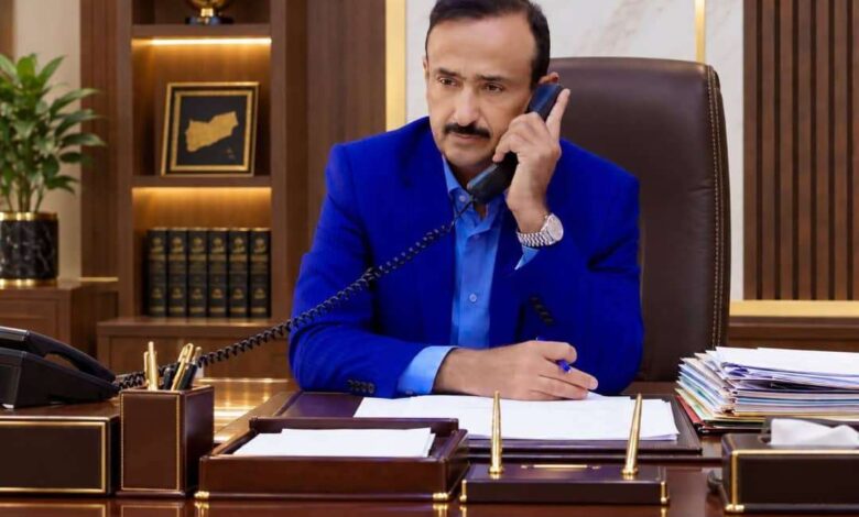 المحافظ بن الوزير يجري اتصالا بقائد دفاع شبوة ويطلع على مستوى الجاهزية العسكرية في الجبهات الغربية للمحافظة