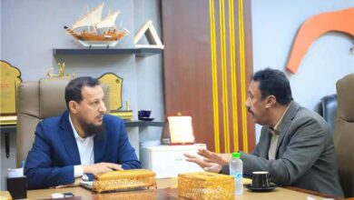 المحافظ شيخ يناقش مع وكيل أول هيئة الأراضي أوضاع أراضي وعقارات الدولة في عدن